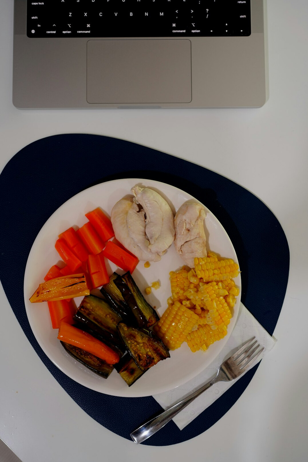 healthy lunch in office